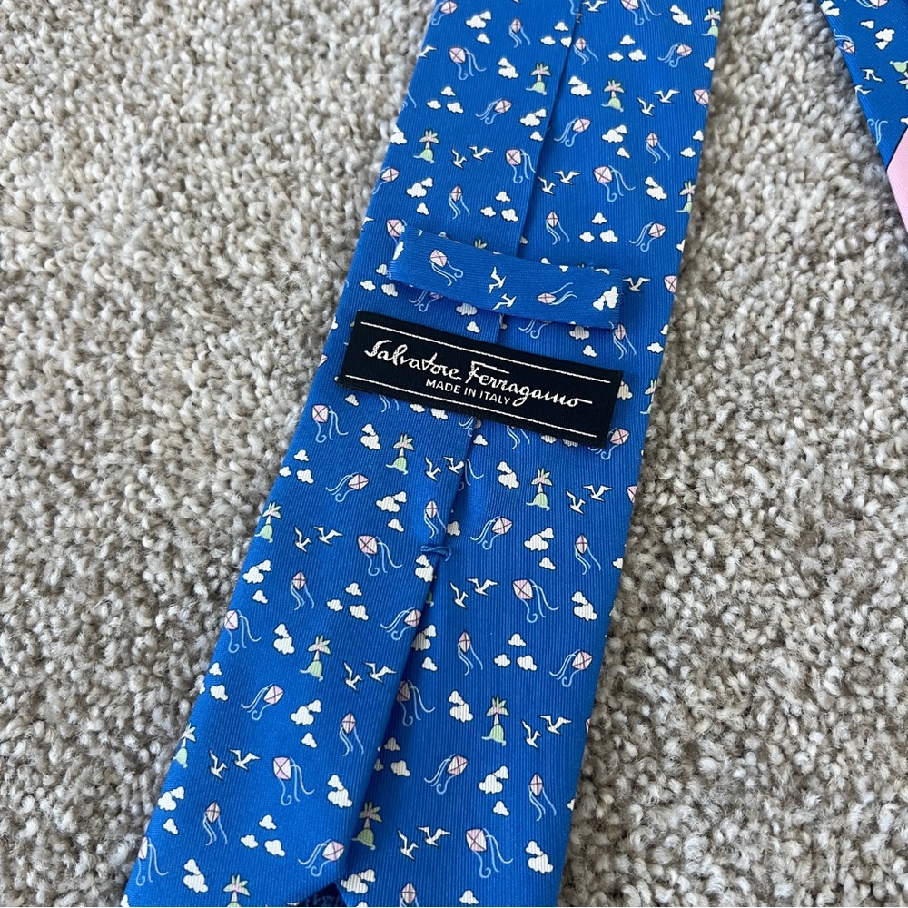 Salvatore Ferragamo Summer Kites Men’s Silk Tie - Picture 5 of 7